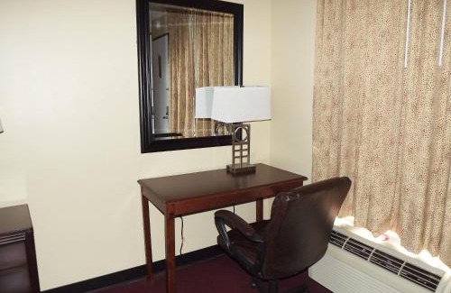 Issue Hotel | River Edge Inn: Family-Friendly Retreat with Ocean Views