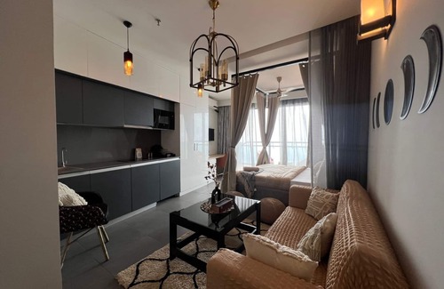 Noida Apartment | Cozy River-Facing Studio Apartment on 41st Floor