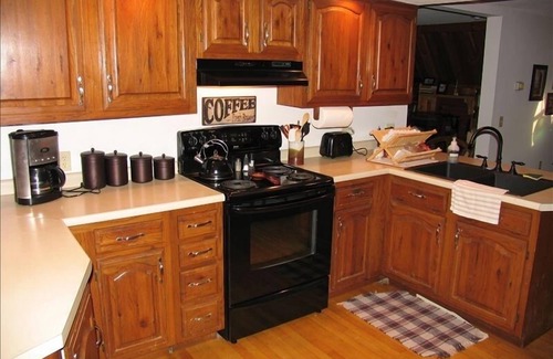 Hailesboro Cabin | Idyllic River Front Log Cabin with Private Pool & Spa