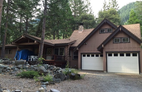 Sierra City Cabin | Scenic River Front Cabin in the California Alps - 10/10 Rated
