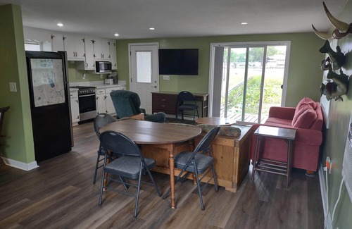 Dillard Estates Cottage | Idyllic Riverfront Retreat with Dock Access and Family Amenities