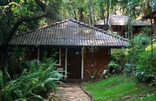 Belihuloya Hotel | Welcoming River Garden Resort: Family-Friendly Getaway