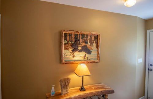 Fleetwood House | River Haven on the New River - Hot Tub & Ultimate Outdoor Space! Sleeps 6!