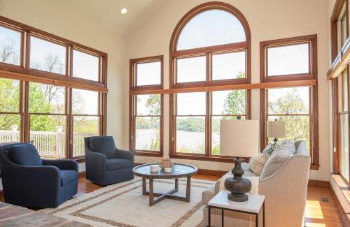 Cardiff House | River Haven Retreat with Inviting Hot Tub - Guest Rated 10/10