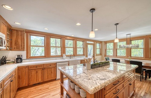 Salida House | River House Downstream: Remodeled Haven Steps from Downtown