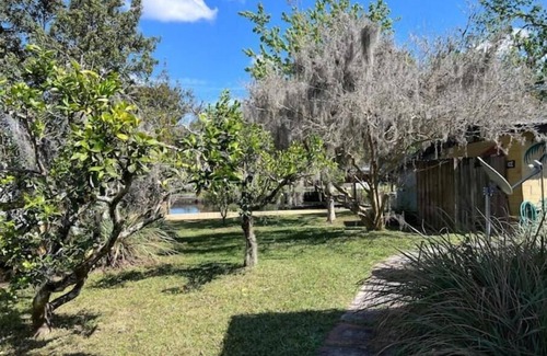 Astor House | Idyllic River House Getaway with Breakfast & Family Fun