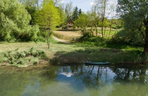 Netretic House | Guest Rated: River House "Green Butterfly" for Families