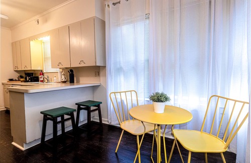 New Braunfels House | River House: Guest Rated 10/10 with King Bed & Yard