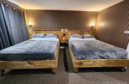 Niagara Falls Hotel | Family-Friendly Stay at Shiva's Travelers Lodge