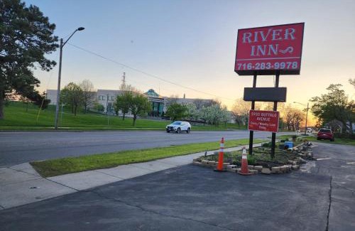 Niagara Falls Hotel | Family-Friendly Stay at Shiva's Travelers Lodge