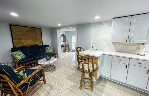 Clayton Condo | Inviting 1-BR Condo at Cottages on James with Breakfast
