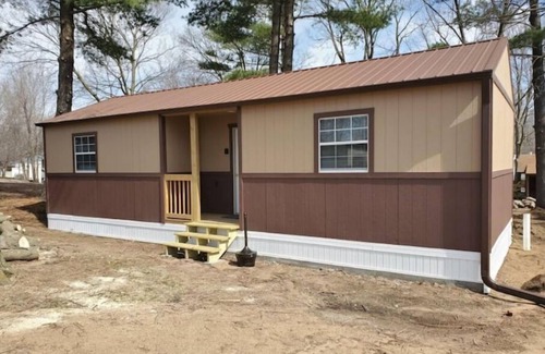 New Boston Cabin | Experience River Life at Its Finest for Family Getaways