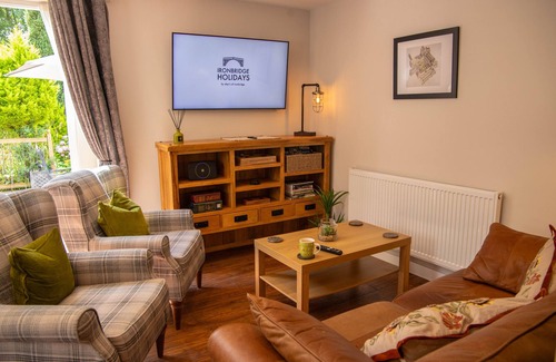 Sutton Hill Apartment | River Mist: Guest Rated 10/10 with Family-Friendly Perks