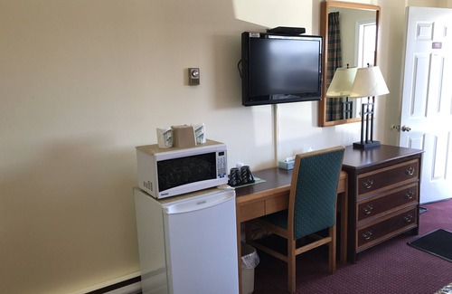 Sturgeon Falls Hotel | Relax at River Mist Inn with Breakfast and Family-Friendly Amenities