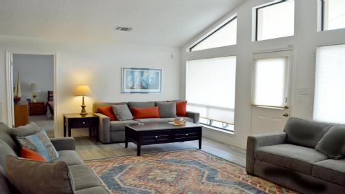 Kingsland House | River Oaks R&R: Guest Rated 10/10, Pet & Child Friendly