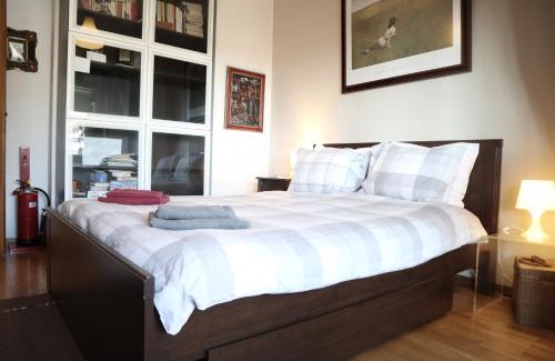 Lordelo do Ouro e Massarelos House | Pet-Friendly River & Ocean Studio with Great Reviews