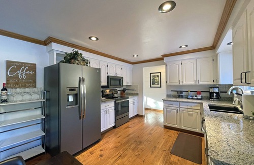 Spokane House | Discover River-Park House: 5BD Retreat with Spa & Arcade