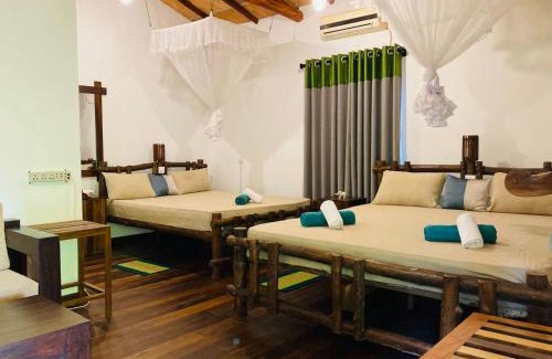 Udawalawa Hotel | Cozy Retreat at River Place Resort Udawalawa with Breakfast