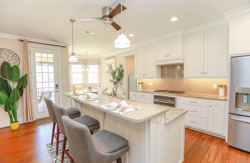 Hampton House | Idyllic River Retreat at Stonehurst with Ocean View & Pool