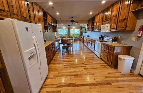 Hartford House | Cozy River Retreat with Hot Tub in Geneva, Alabama