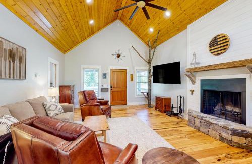 Franklin House | Tranquil River Retreat: Guest Rated 10/10 & Child Friendly