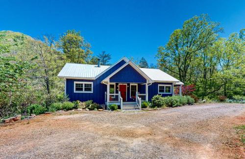 Franklin House | Tranquil River Retreat: Guest Rated 10/10 & Child Friendly