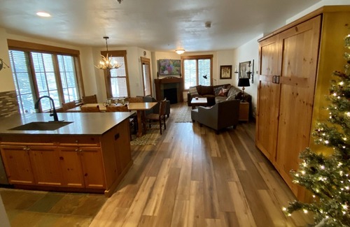 River Run Condo | River Run ~ Close To Gondola ~ Main Level ~ Walk Out To Pool & Hot Tub