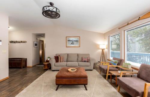 Three Rivers House | River Run Getaway: Pet-Friendly Retreat with Private Dock