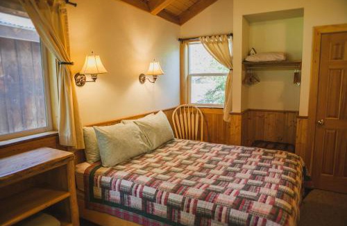 Winthrop Hotel | River Run Inn: Pet Friendly Retreat with Oceanfront Views