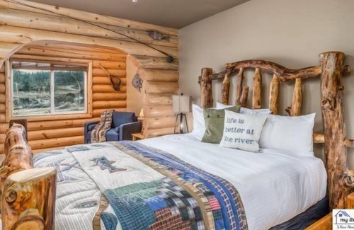 Mammoth Creek Cabin | River Run is the perfect escape to the southern Utah mountains for peace and beauty