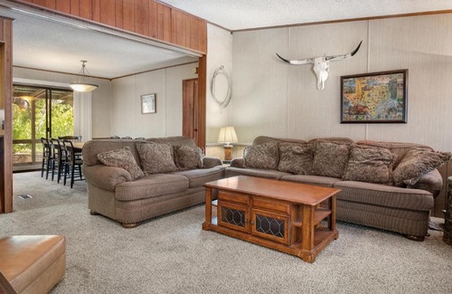 Kerrville House | Pet-Friendly River Run Lodge on Guadalupe - Rated 10/10!