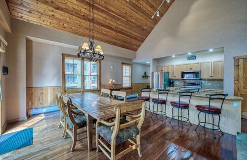 Dillon Condo | Premier River Run Village: Walk to Gondola & Enjoy Pool Access