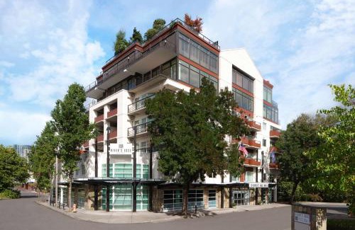 Corbett - Terwilliger - Lair Hill Hotel | Pet-Friendly River's Edge Hotel in Portland, Tapestry Collection