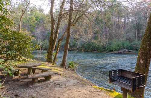 Blue Ridge House | Riverside Retreat with Hot Tub & Family-Friendly Atmosphere