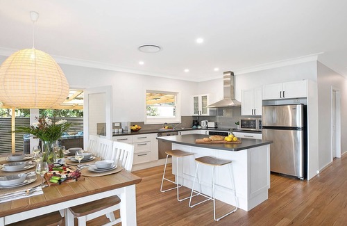 Shoalhaven Heads House | River Shack: Spectacular River Views & Spa Amenities