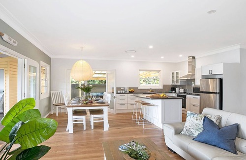 Shoalhaven Heads House | River Shack: Spectacular River Views & Spa Amenities