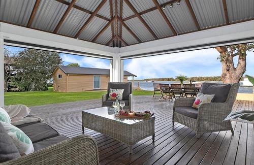 Shoalhaven Heads House | Pet-Friendly River Shack: Guest Rated 8.5/10 for Families