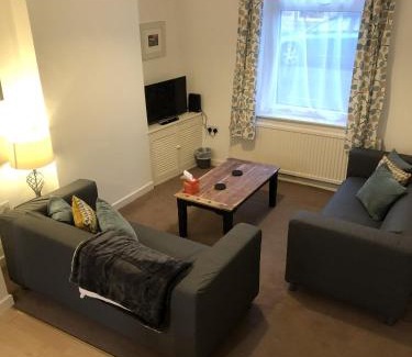 Lancaster House | Riverside Retreat: Guest Rated 9.2/10 for Unforgettable Stays