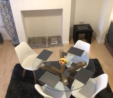 Lancaster House | Riverside Retreat: Guest Rated 9.2/10 for Unforgettable Stays