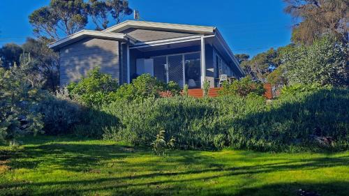 American River Villa | Tranquil River-Tide Retreat: 4-Star Family-Friendly Stay