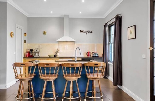 Porepunkah Apartment | Guest Rated: River Verse House with Pool in Porepunkah