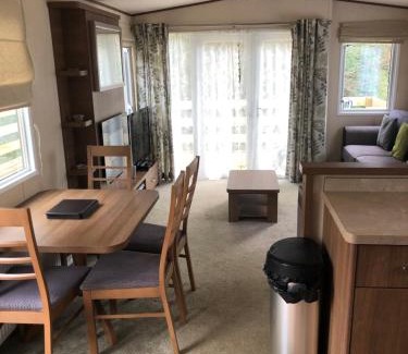 Ardentinny House | River View Hotel: Pet Friendly with Oceanfront Bliss