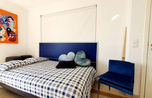 Pragal House | Scenic River View Retreat Steps from the Beach - Almada