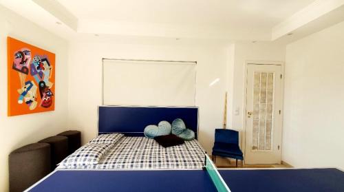 Pragal House | Scenic River View Retreat Steps from the Beach - Almada