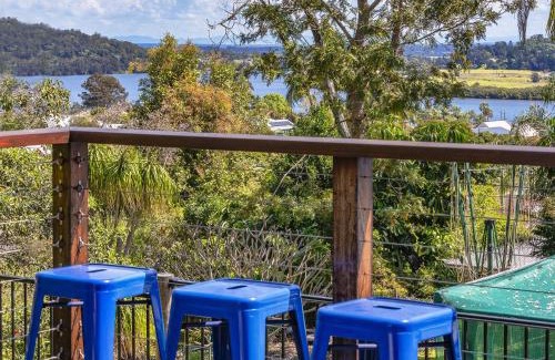 Maclean House | Tranquil River View Cottage: Child-Friendly Retreat