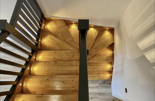 Spalding Apartment | Scenic River View Cottage by Bella Homes for Families