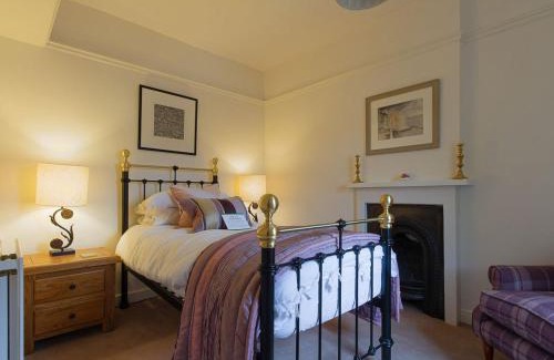 Eshton House | River View Cottage: Family-Friendly Retreat with 9.6 Rating