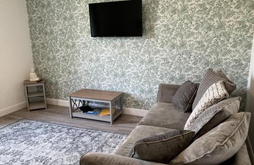 Melrose House | River View: Perfect for Families and Pet Lovers