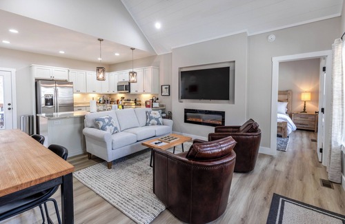 Ellijay House | Idyllic River View Getaway with Pool & Kitchen Amenities