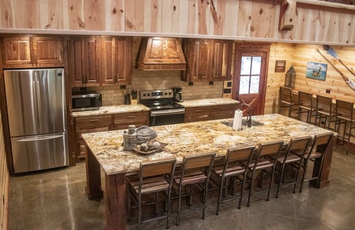 Murfreesboro Cabin | Scenic River View Hideaway: Pet Friendly & Family Ready